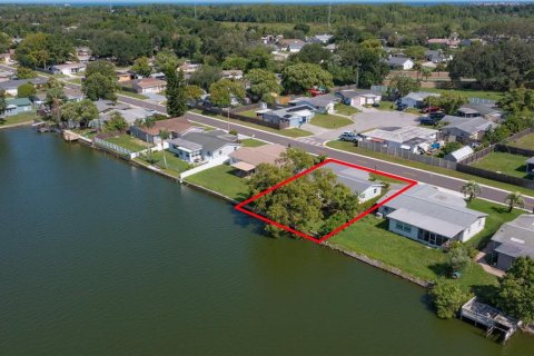 House in Holiday, Florida 2 bedrooms, 102.94 sq.m. № 2226047 - photo 18