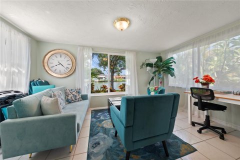 House in Holiday, Florida 2 bedrooms, 102.94 sq.m. № 2226047 - photo 10