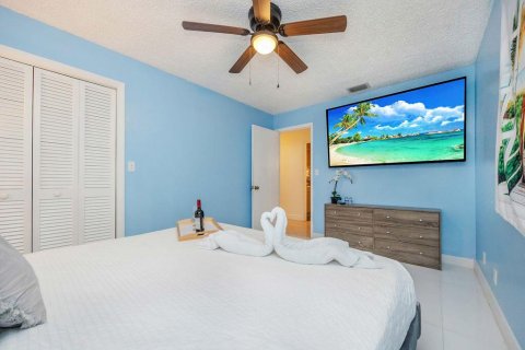 Casa en venta en West Palm Beach, Florida, 4 dormitorios, 281.03 m2 № 2374807 - foto 28