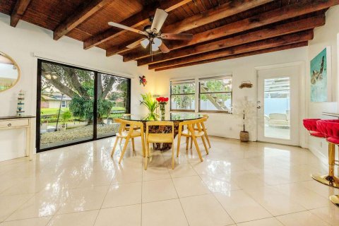 Casa en venta en West Palm Beach, Florida, 4 dormitorios, 281.03 m2 № 2374807 - foto 17