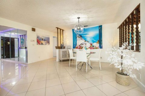 Casa en venta en West Palm Beach, Florida, 4 dormitorios, 281.03 m2 № 2374807 - foto 14