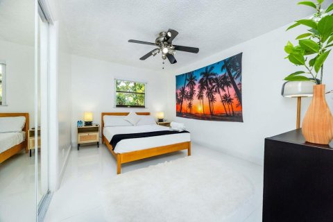 Casa en venta en West Palm Beach, Florida, 4 dormitorios, 281.03 m2 № 2374807 - foto 26