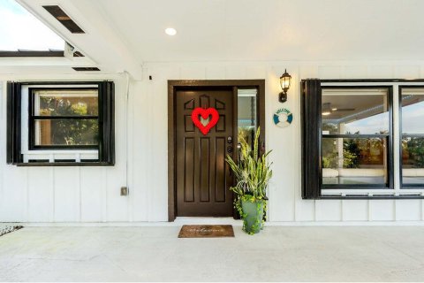Casa en venta en West Palm Beach, Florida, 4 dormitorios, 281.03 m2 № 2374807 - foto 9