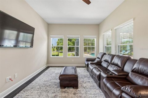 House in Fish Hawk, Florida 5 bedrooms, 435.53 sq.m. № 2287523 - photo 28