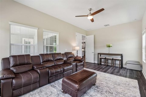 House in Fish Hawk, Florida 5 bedrooms, 435.53 sq.m. № 2287523 - photo 29