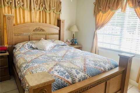 Villa ou maison à vendre à Miami, Floride: 3 chambres, 136.47 m2 № 1987534 - photo 11