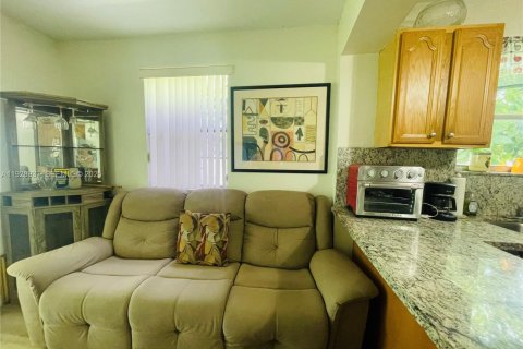 Villa ou maison à vendre à Miami, Floride: 3 chambres, 136.47 m2 № 1987534 - photo 8