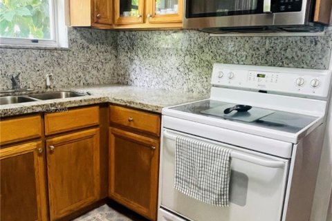 Villa ou maison à vendre à Miami, Floride: 3 chambres, 136.47 m2 № 1987534 - photo 6