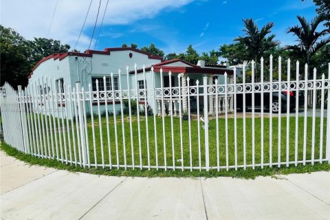 Villa ou maison à vendre à Miami, Floride: 3 chambres, 136.47 m2 № 1987534 - photo 2