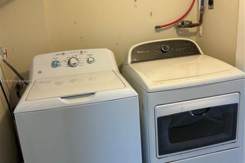 Copropriété à louer à Coral Springs, Floride: 2 chambres, 76.64 m2 № 1972776 - photo 13