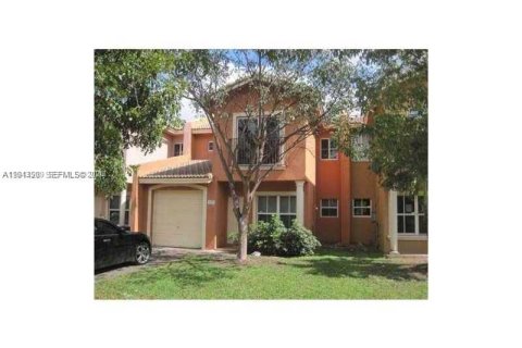 Townhouse in Florida City, Florida 3 bedrooms, 141.86 sq.m. № 2000216