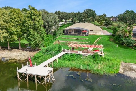 House in Clermont, Florida 4 bedrooms, 248.89 sq.m. № 2337451