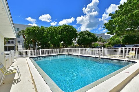 Condominio en venta en Sarasota, Florida, 1 dormitorio, 31.87 m2 № 2303281 - foto 17