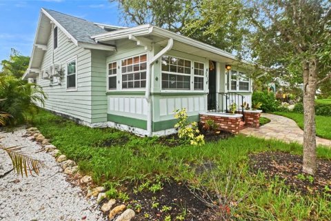 House in Gulfport, Florida 3 bedrooms, 152.64 sq.m. № 1916183 - photo 4