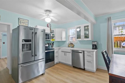 Casa en venta en Gulfport, Florida, 3 dormitorios, 152.64 m2 № 1916183 - foto 12
