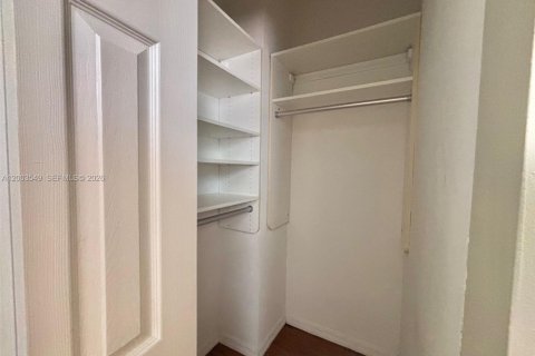 Touwnhouse à louer à Dania Beach, Floride: 3 chambres, 128.39 m2 № 2340668 - photo 21