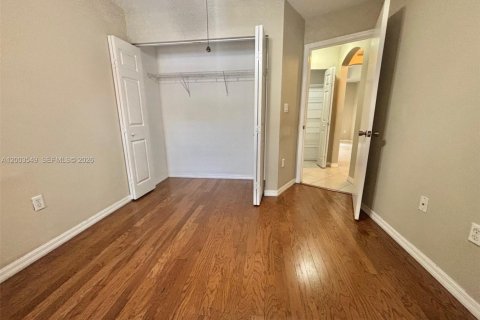 Touwnhouse à louer à Dania Beach, Floride: 3 chambres, 128.39 m2 № 2340668 - photo 11