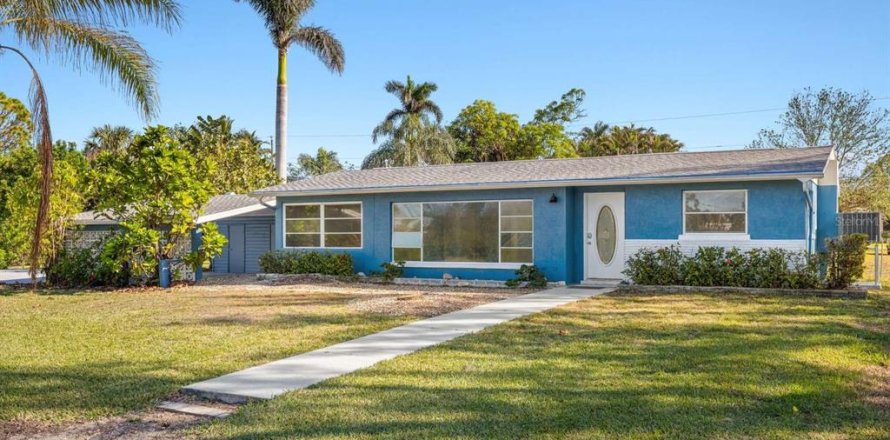 House in Punta Gorda, Florida 4 bedrooms, 149.94 sq.m. № 1616256