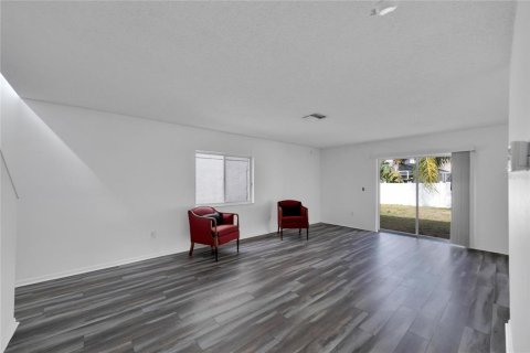 House in Riverview, Florida 3 bedrooms, 141.03 sq.m. № 1030119 - photo 10