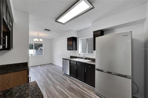 House in Riverview, Florida 3 bedrooms, 141.03 sq.m. № 1030119 - photo 14