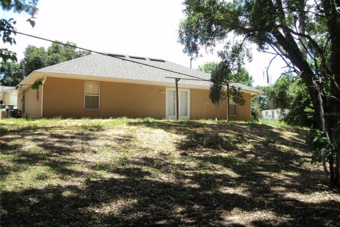 House in Clermont, Florida 3 bedrooms, 120.12 sq.m. № 2098281 - photo 12