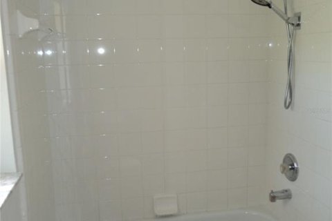 House in Clermont, Florida 3 bedrooms, 120.12 sq.m. № 2098281 - photo 9