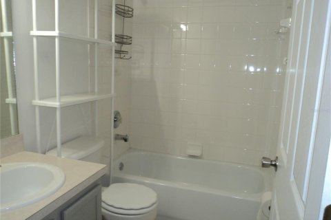 House in Clermont, Florida 3 bedrooms, 120.12 sq.m. № 2098281 - photo 10