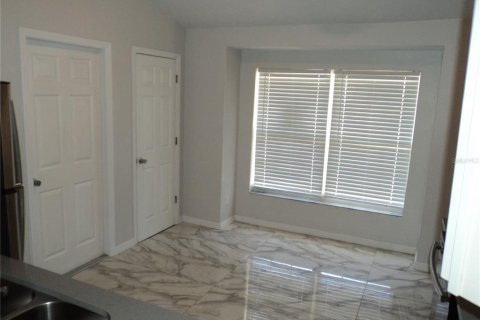 House in Clermont, Florida 3 bedrooms, 120.12 sq.m. № 2098281 - photo 4