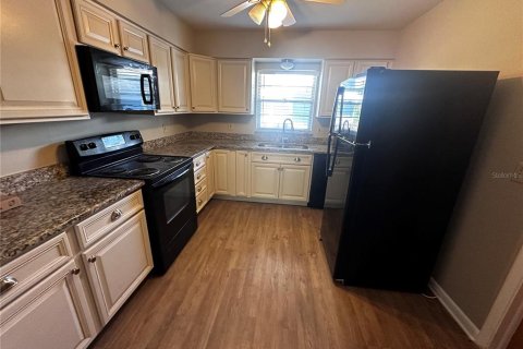 House in Winter Park, Florida 3 bedrooms, 148.27 sq.m. № 1903296 - photo 8