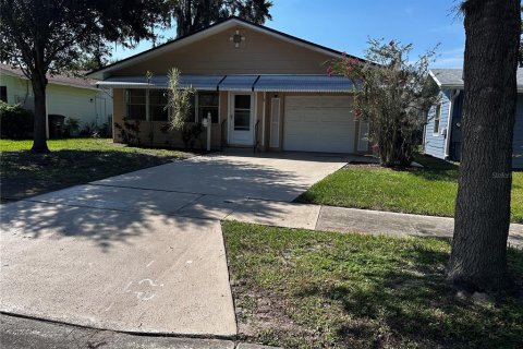 House in Winter Park, Florida 3 bedrooms, 148.27 sq.m. № 1903296 - photo 1