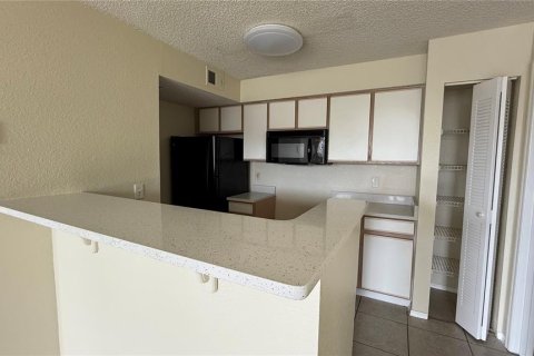 Condo in Kissimmee, Florida, 2 bedrooms  № 1905847 - photo 26