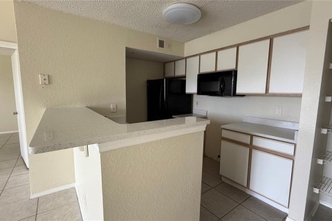 Condo in Kissimmee, Florida, 2 bedrooms  № 1905847 - photo 27
