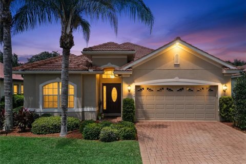 House in Lakeland, Florida 3 bedrooms, 174.38 sq.m. № 2308666