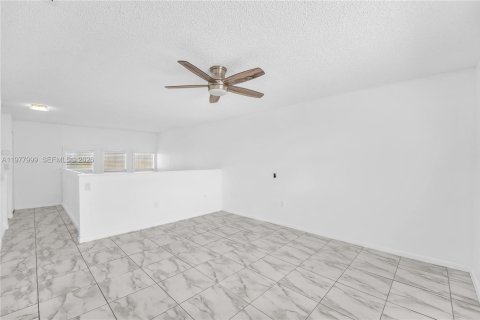 Condo in Doral, Florida, 2 bedrooms  № 2042002 - photo 14