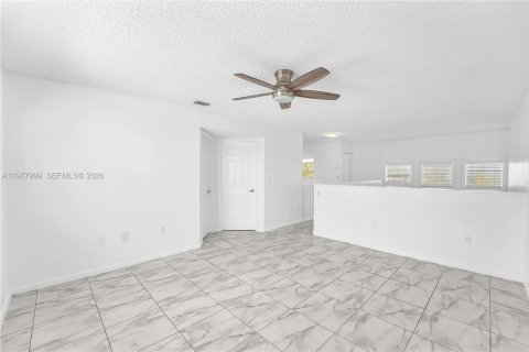 Condo in Doral, Florida, 2 bedrooms  № 2042002 - photo 16