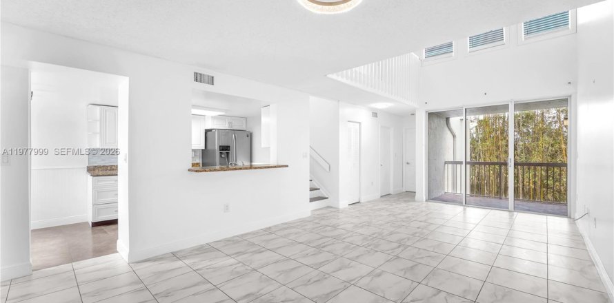 Condo in Doral, Florida, 2 bedrooms  № 2042002