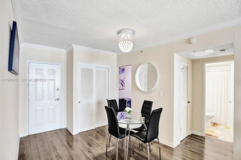 Condo in Hollywood, Florida, 1 bedroom  № 2031139 - photo 5