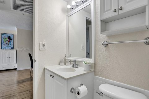 Condo in Hollywood, Florida, 1 bedroom  № 2031139 - photo 20