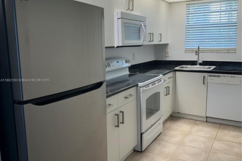 Купить кондоминиум в Хомстед, Флорида 2 спальни, 96.62м2, № 1890509 - фото 11