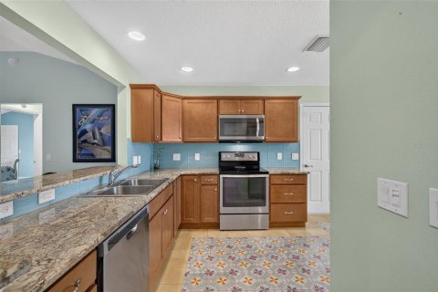 House in The Villages, Florida 3 bedrooms, 150.32 sq.m. № 2313127 - photo 17