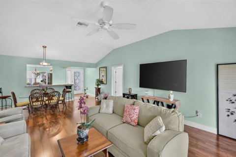 House in The Villages, Florida 3 bedrooms, 150.32 sq.m. № 2313127 - photo 11