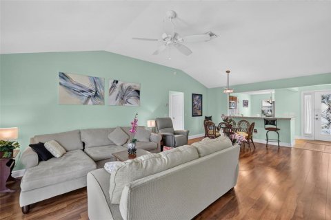 House in The Villages, Florida 3 bedrooms, 150.32 sq.m. № 2313127 - photo 14