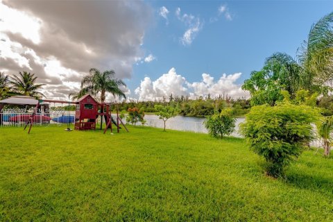 Villa ou maison à Miramar, Floride 4 chambres, 332.5 m2 № 2146089