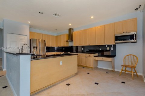 Villa ou maison à louer à Miramar, Floride: 4 chambres, 332.5 m2 № 2146089 - photo 24