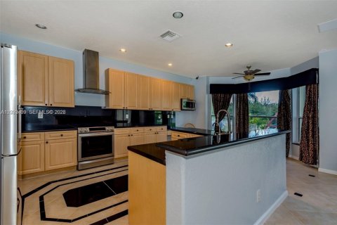 Villa ou maison à louer à Miramar, Floride: 4 chambres, 332.5 m2 № 2146089 - photo 22