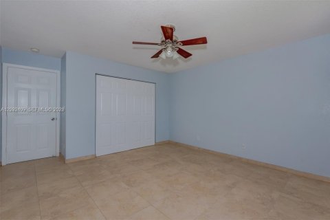 Villa ou maison à louer à Miramar, Floride: 4 chambres, 332.5 m2 № 2146089 - photo 4