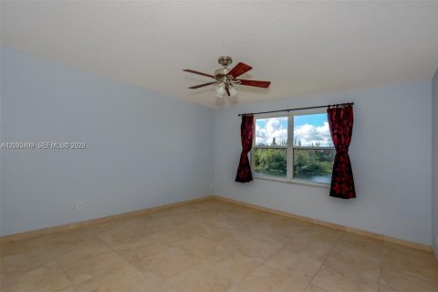 Villa ou maison à louer à Miramar, Floride: 4 chambres, 332.5 m2 № 2146089 - photo 3