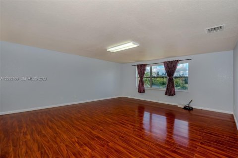 Villa ou maison à louer à Miramar, Floride: 4 chambres, 332.5 m2 № 2146089 - photo 26