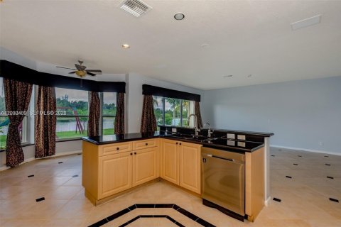 Villa ou maison à louer à Miramar, Floride: 4 chambres, 332.5 m2 № 2146089 - photo 20