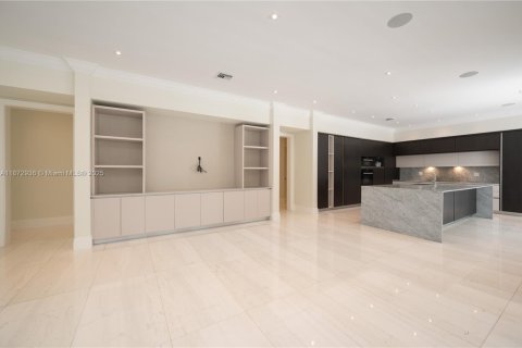 House in Coral Gables, Florida 7 bedrooms, 521.74 sq.m. № 1927856 - photo 16